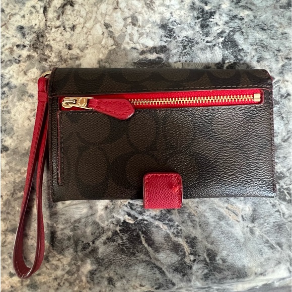 Coach Wristlet - Picture 4 of 9